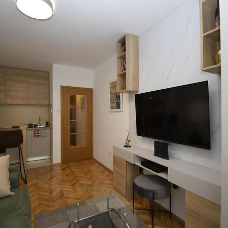 Studio Apartment Art Zone Podgorica Luaran gambar