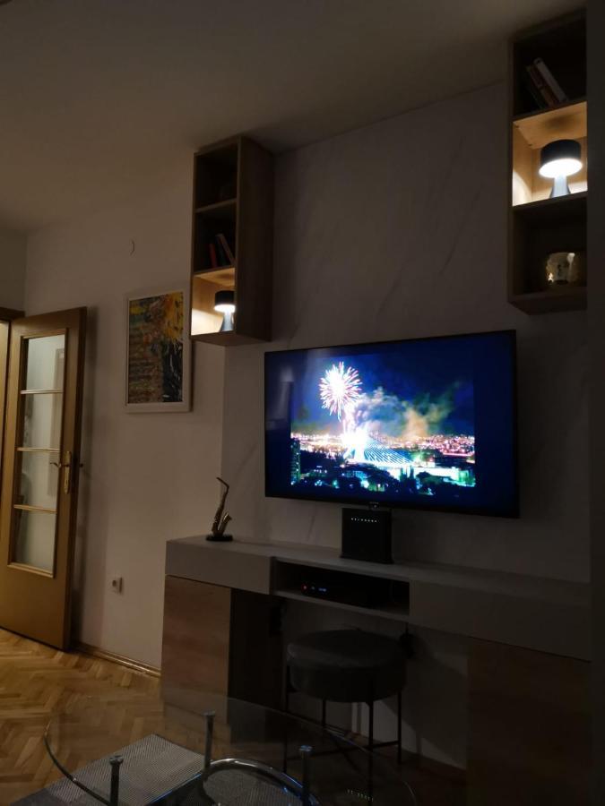 Studio Apartment Art Zone Podgorica Luaran gambar